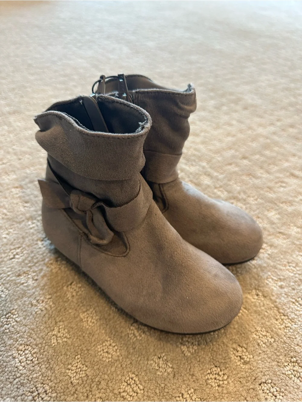 NEW Wonder Nation Toddler Girls Gray Slouch Boots Bow Accent Size 10